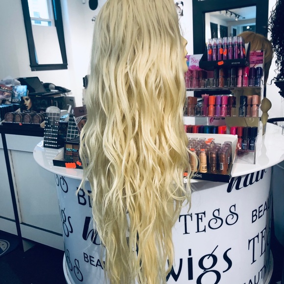 Long blonde New wig Lacefront Wavy 2019 hairstyle - Picture 7 of 8